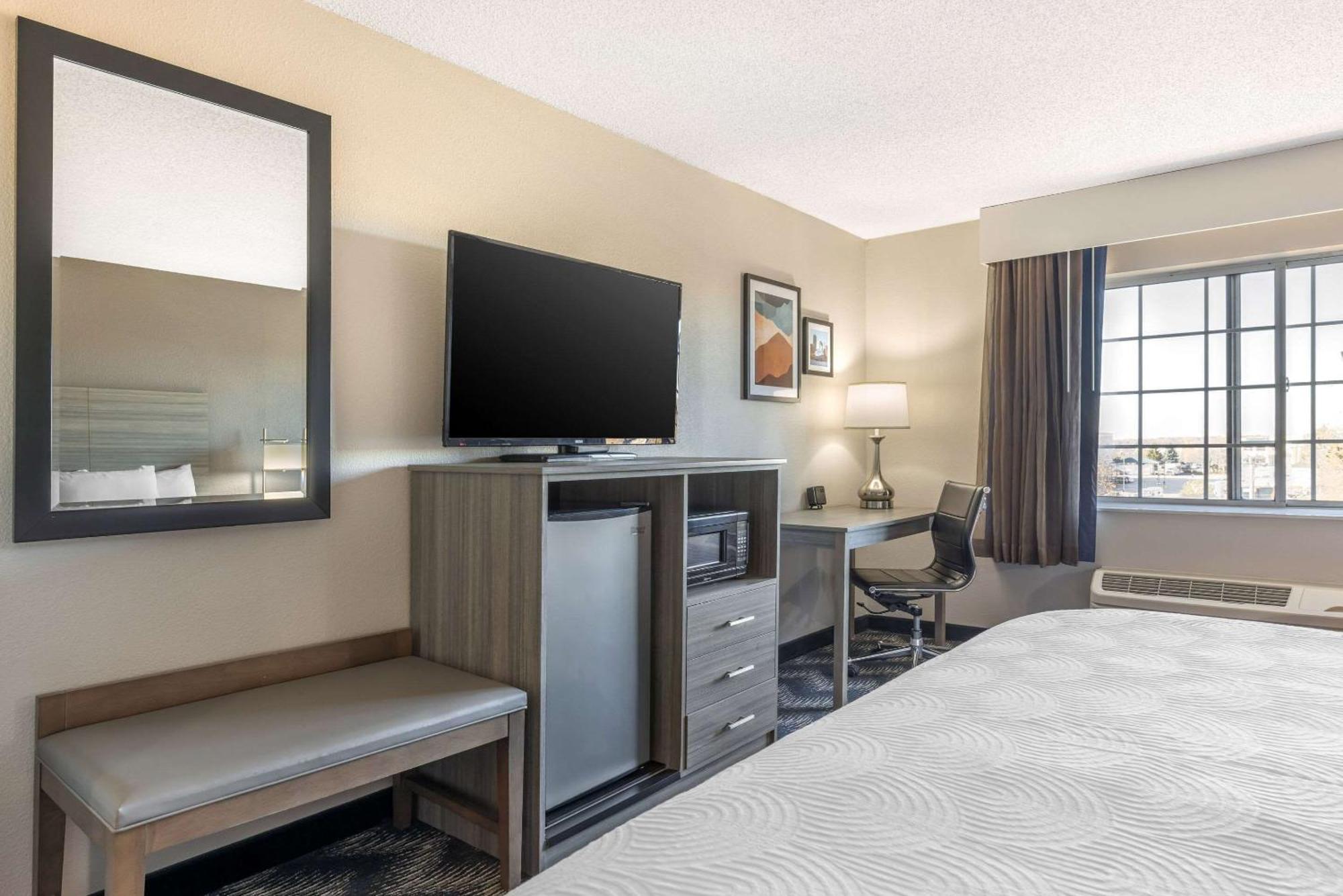 Country Inn & Suites By Radisson Bolingbrook, I-55 ภายนอก รูปภาพ